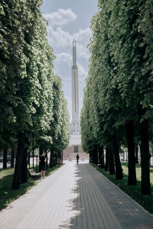 Freedom Monument in the centre of Riga. Photo by Figen Kokol.