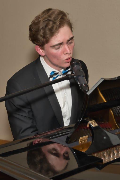 Esineb Ingmar-Erik Kiviloo. (foto: Peeter Põldre)