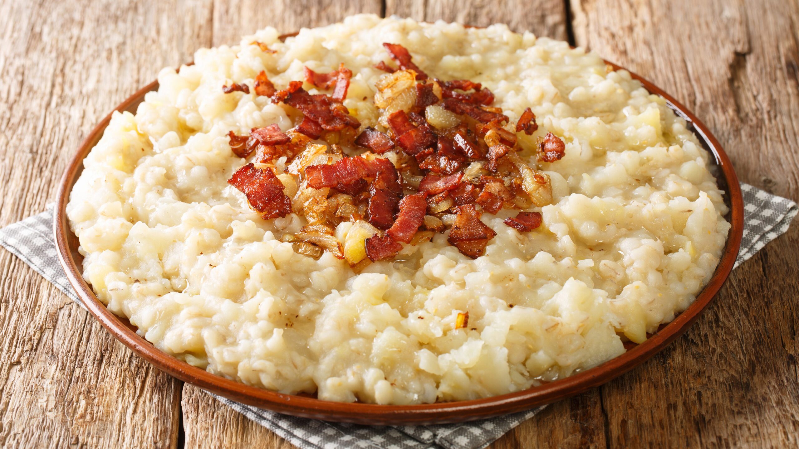 Homemade,Potato,And,Barley,Mulgipuder,With,Onion,And,Bacon,Close-up