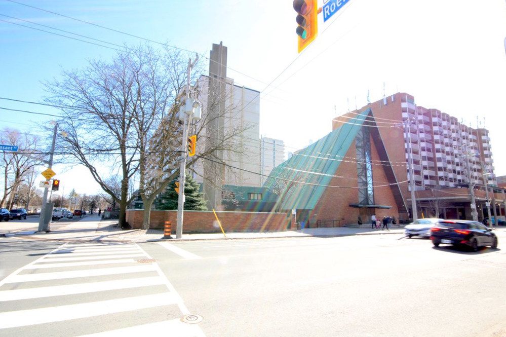 St. Peter’s Estonian Evangelical Lutheran church on Mount Pleasant Rd. in Toronto. Photo: Dave LeBlanc