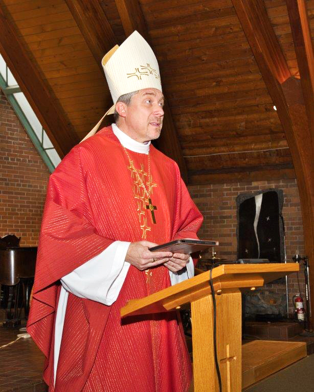 Peapiiskop Urmas Viilma Toronto Peetri kirikus. Foto: Peeter Põldre