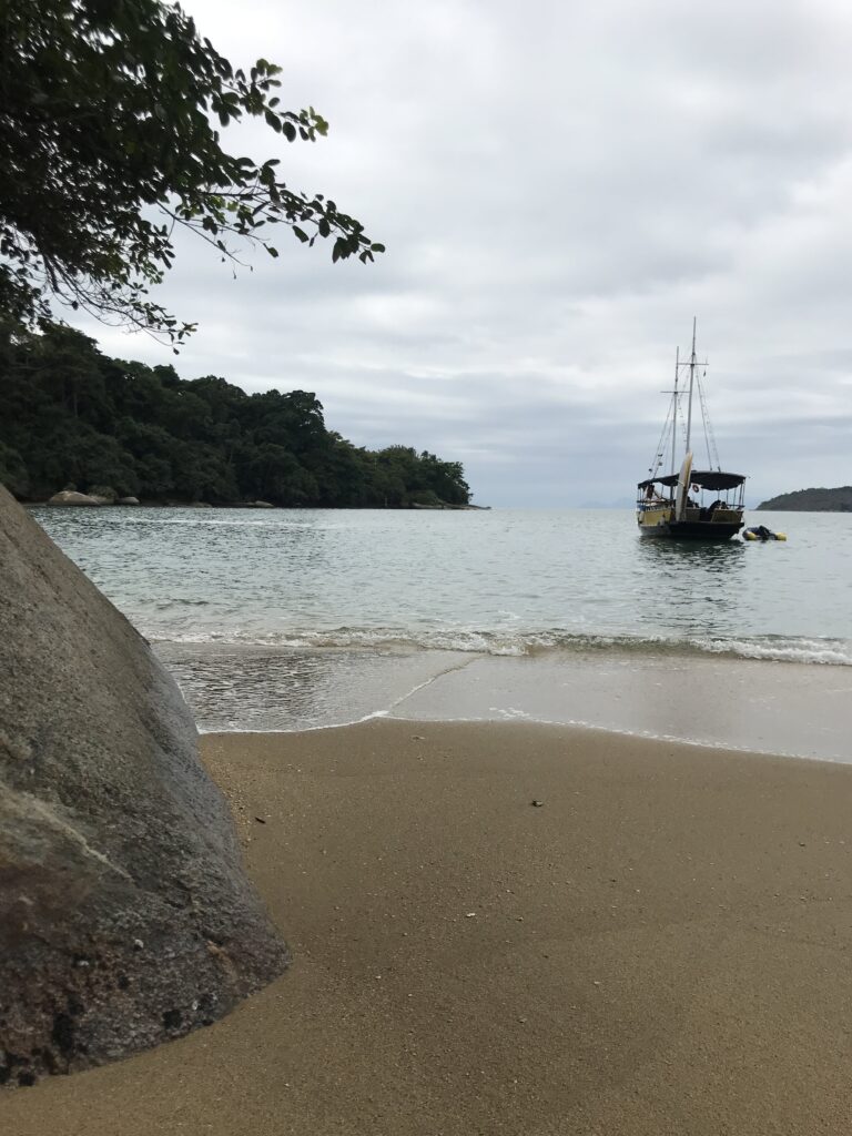 Exploring Paraty Bay's islands by schooner