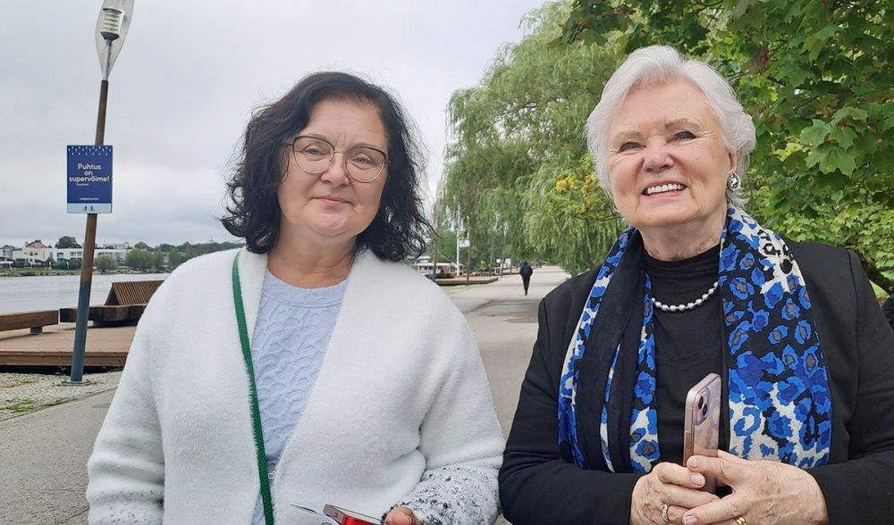 Pärnu abilinnapea Ene Täht ja suurpõgenemise Pärnu monumendi projekti eestvedaja Kristi Vuht-Allpere USAst. Foto: Urmas Saard, kylauudis.ee 