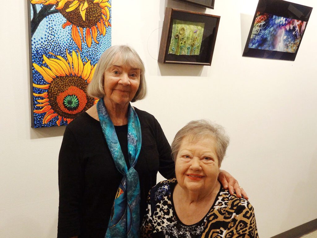 Hille Viires Montrealist koos kauaaegse EKKT presidendi Mai Vomm-Järvega. Foto: Kai Kiilaspea