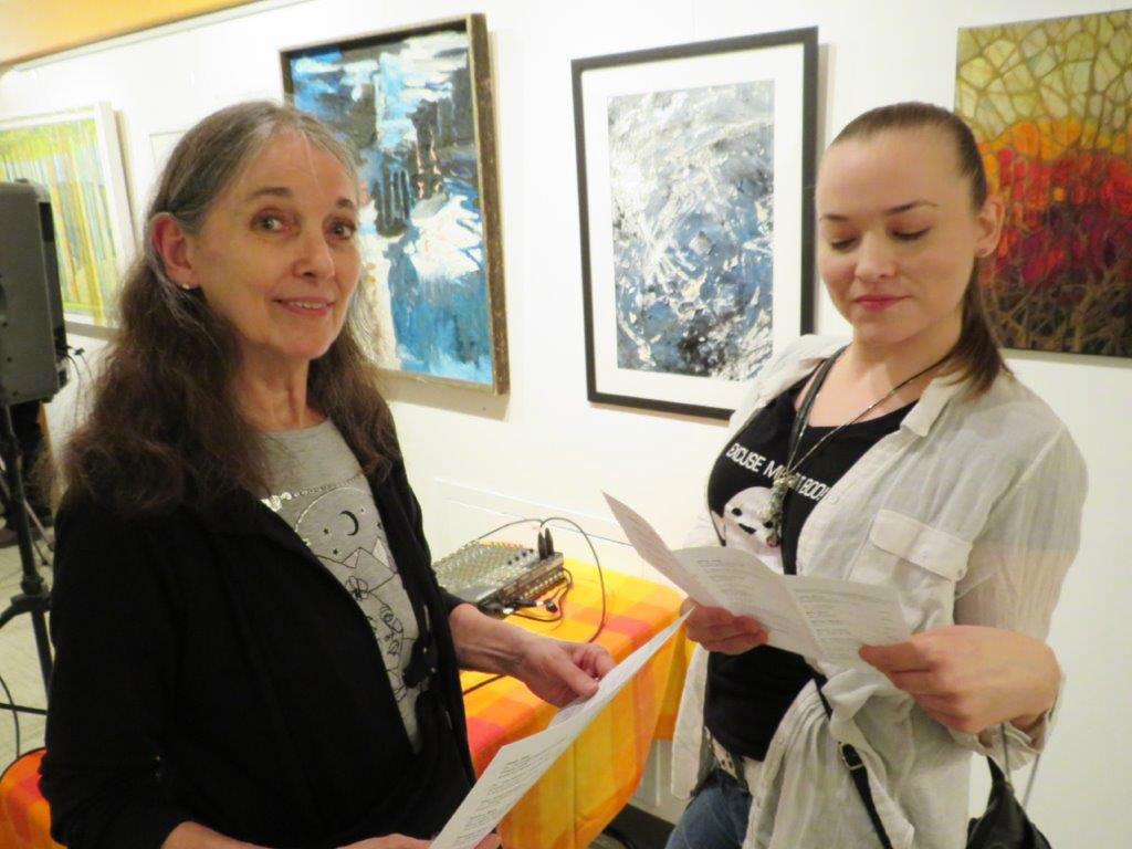 Valve Isberg ja näitusel esinenud EKKT liige Katriina Isberg. Foto: Jaak Järve