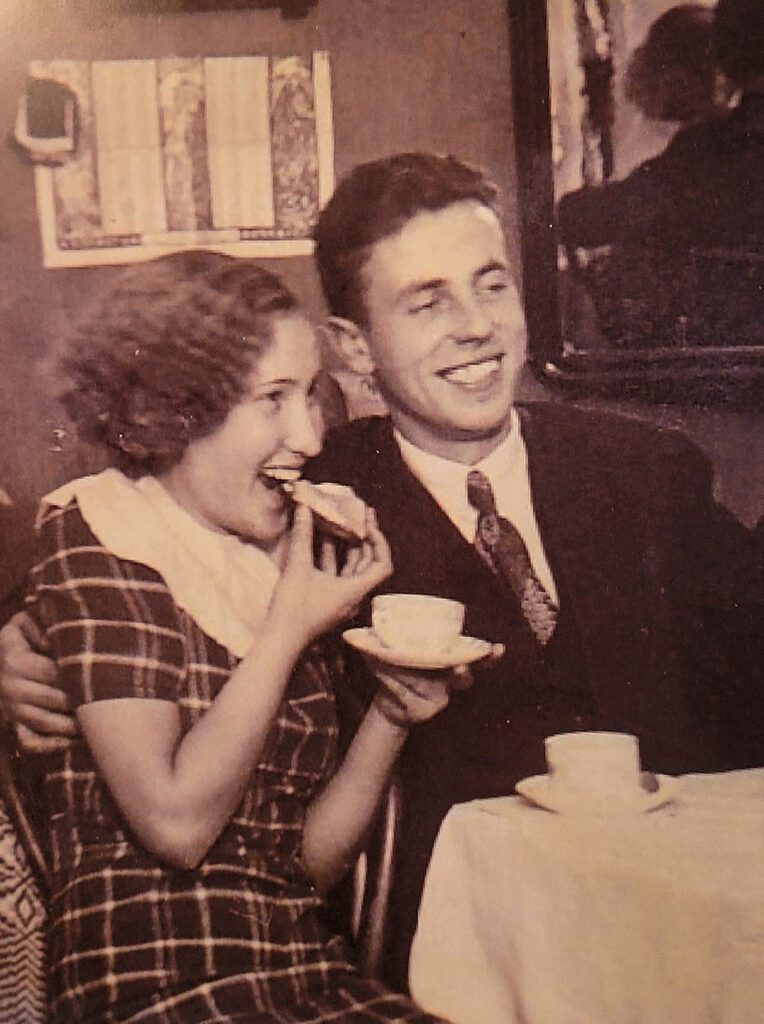 Ema ja isa Koplis kooris enne abiellumist.