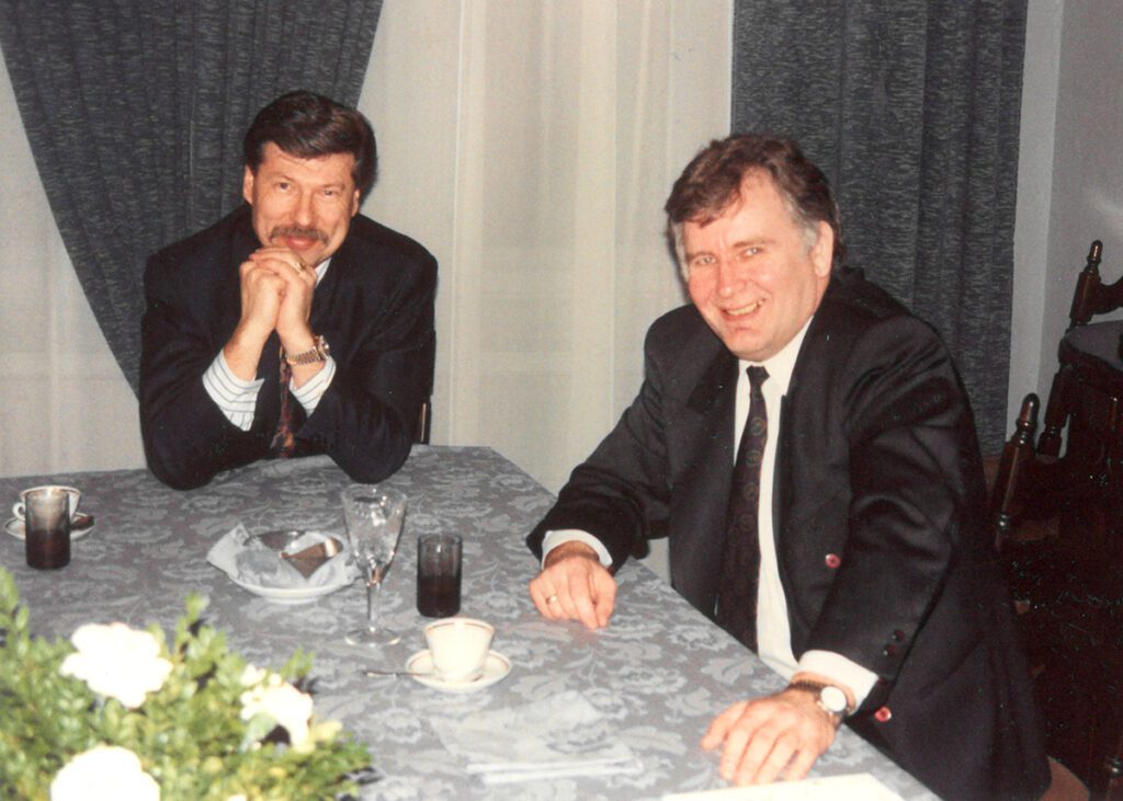 Tõnu Altosaar koos Tiit Vähiga (end. Eesti peaminister), kui oli peaministri välisnõukogus.