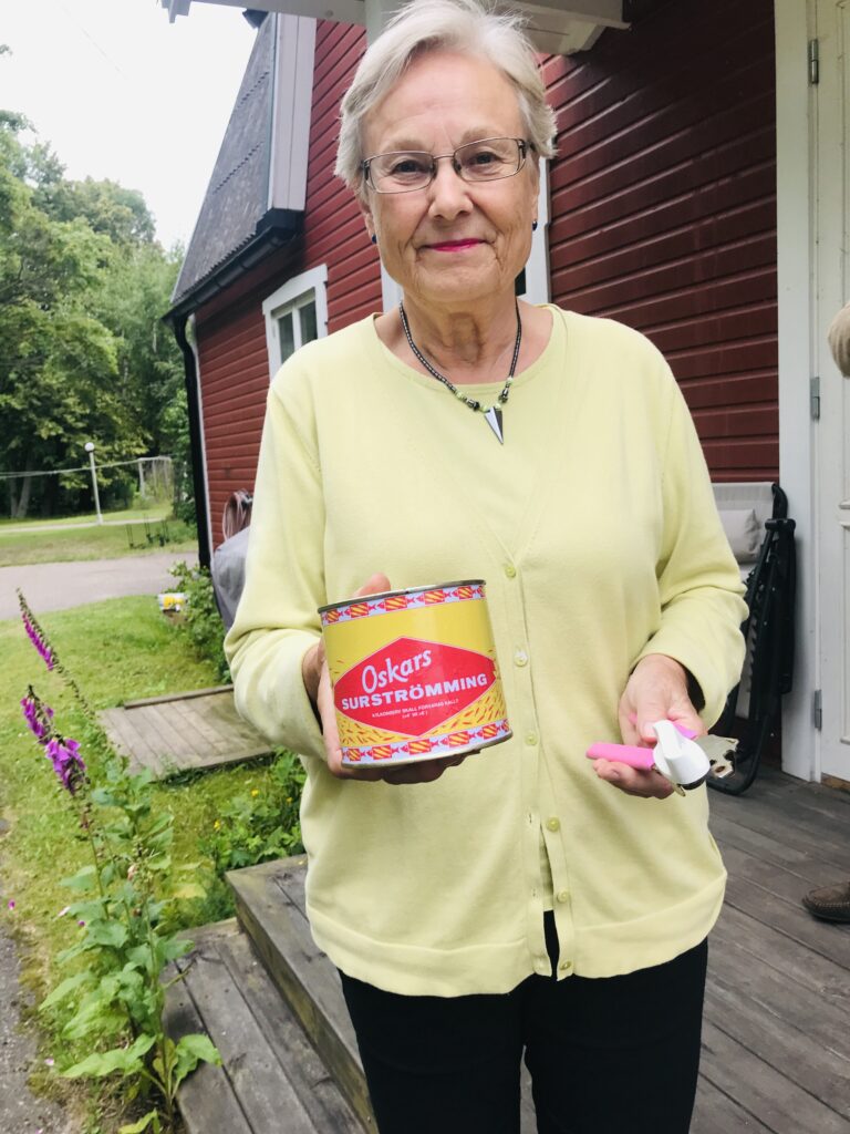 Viia Rosen in front of Hindreku Talu, from when the family visited the farm in 2019