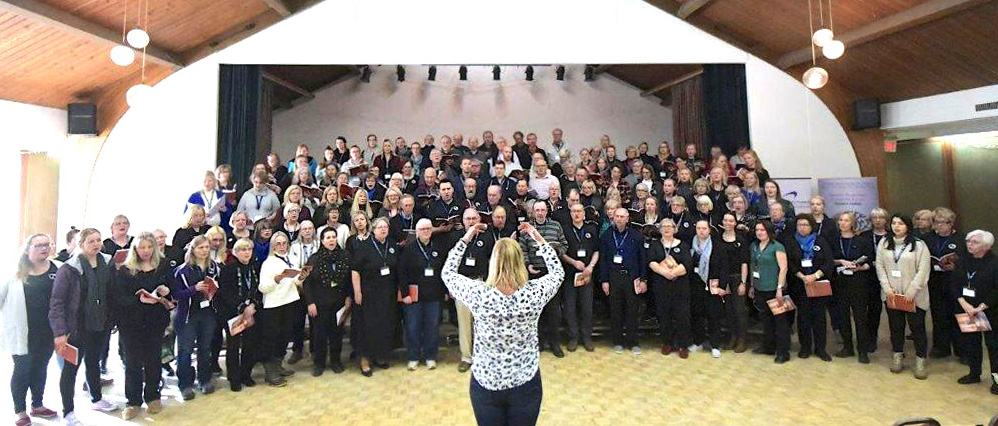 La-la-la laululaagri harjutus Triin Kochi käe all. Foto: Peeter Põldre