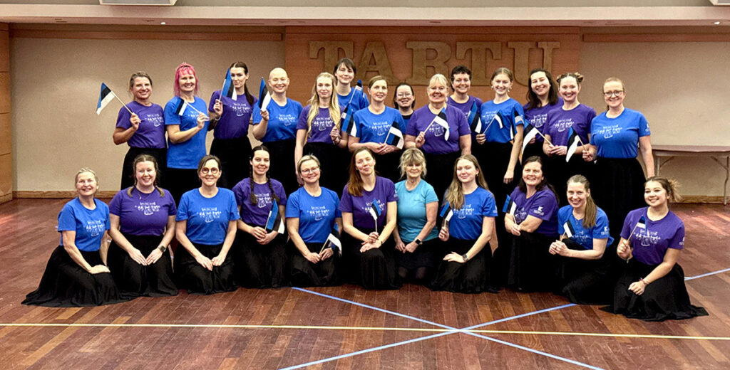 24-member "Nou Pois Äläud" with Marika Järvet, private collection