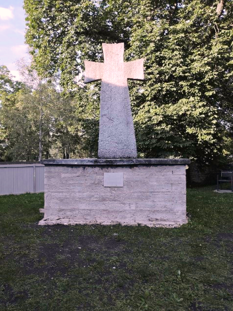The Hochgreve cross under the August evening sun, 2023.