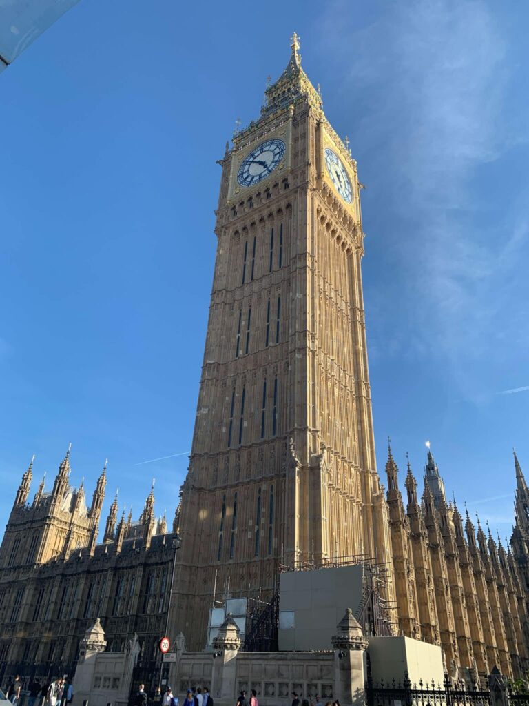 Markus in London seeing Elizabeth Tower/Big Ben