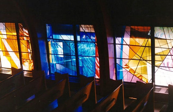 Abstract stained glass panels wrap around St. Peter’s Church representing religious themes and Estonians’ love of nature. Meet the artist, Austrian-Canadian Ernestine Tahedl, at Doors Open on Saturday May 24th, 2025, at 3:00 p.m.