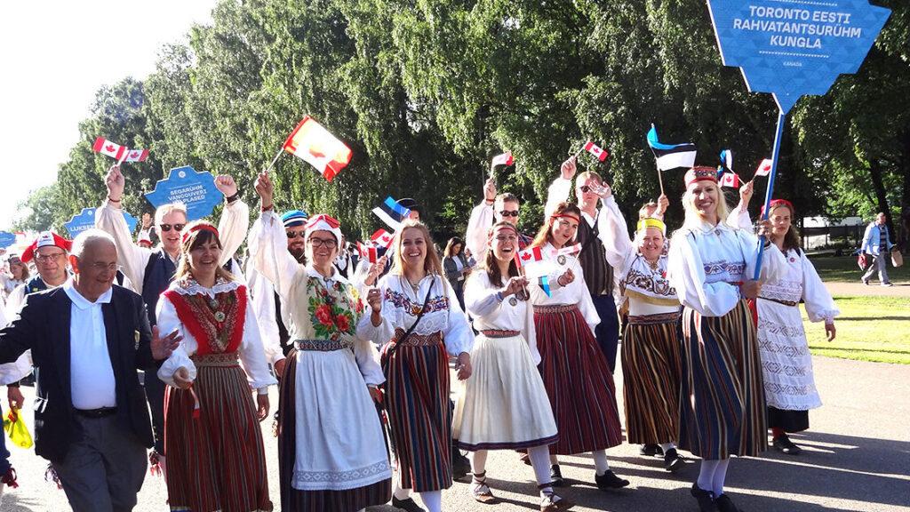 Kungla 2019.a üldlaulu- ja tantsupeorongkäigus. Foto: Kai Kiilaspea