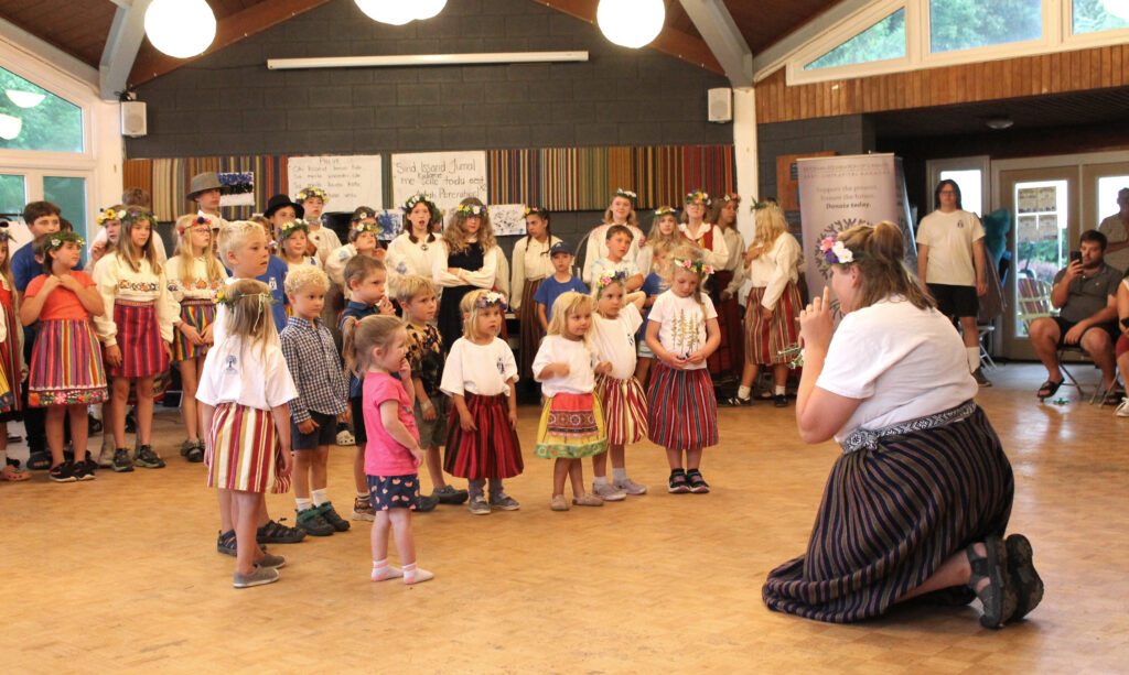 Seedrioru mudilased; kasvataja Linda Kazakoff.