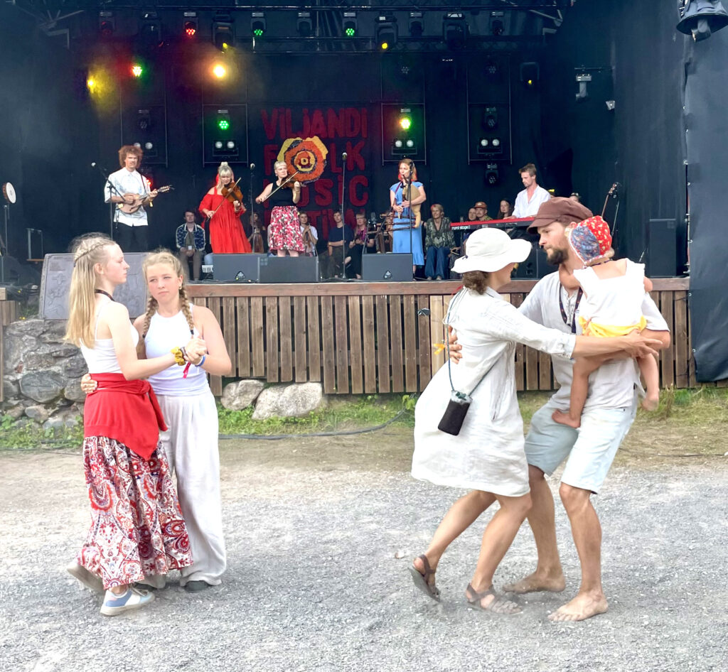 Kontserdi ajal läks alati ka tantsuks.