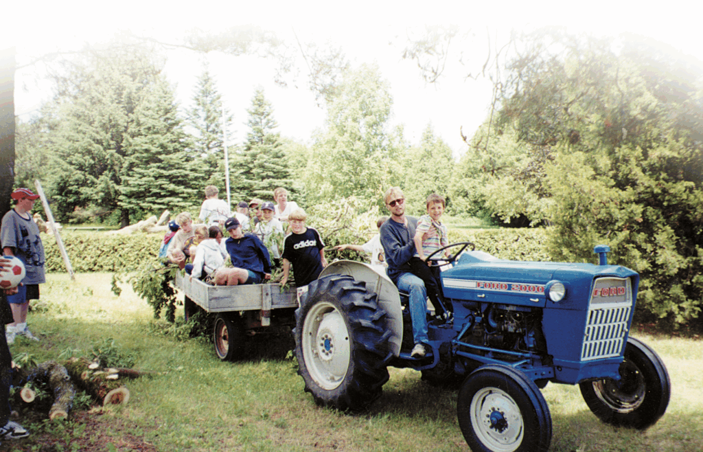 The old blue tractor at Jõekääru
