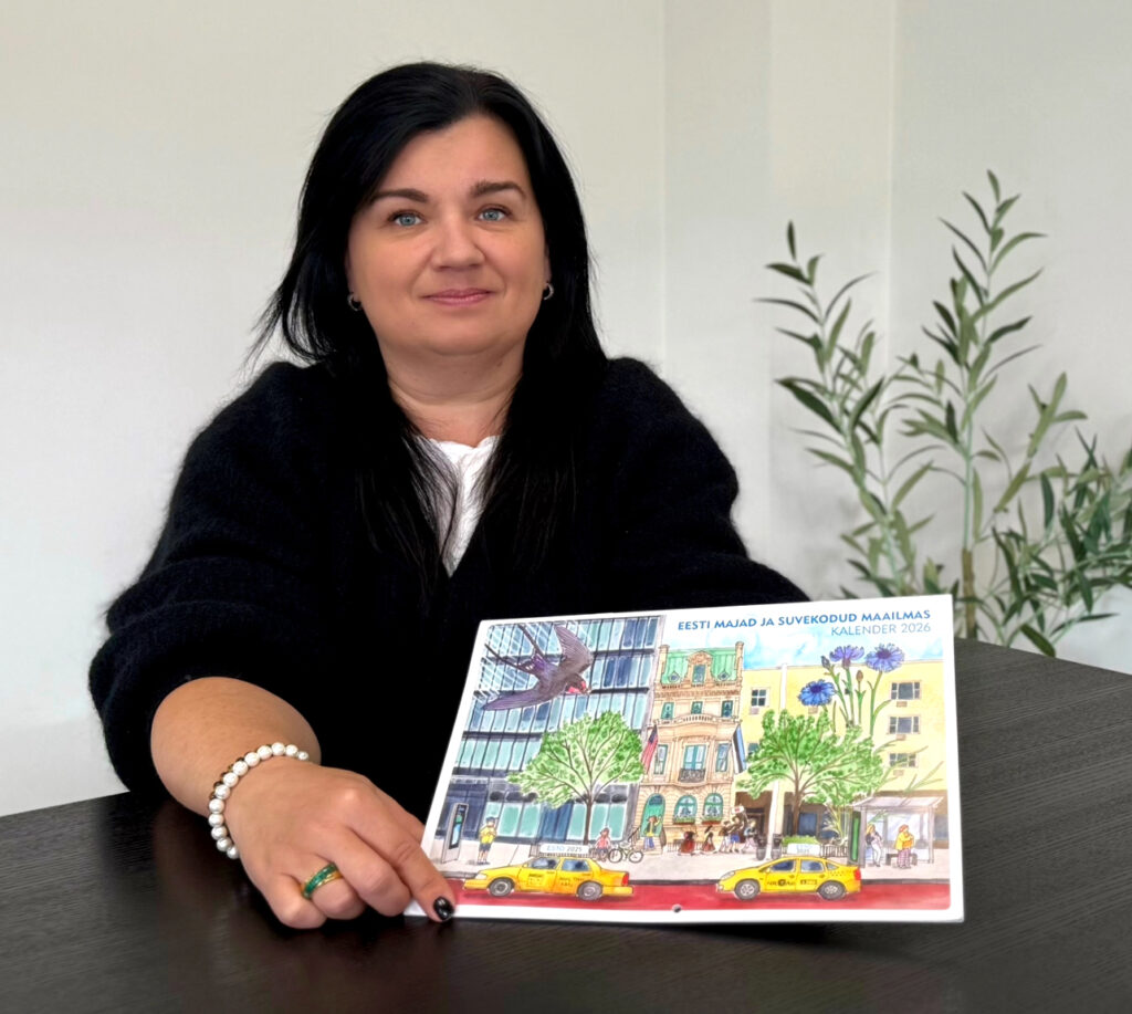 Evely idee oli valmistada seinakalender üle maailma asuvatest Eesti majadest ja suvekodudest. Foto: erakogu