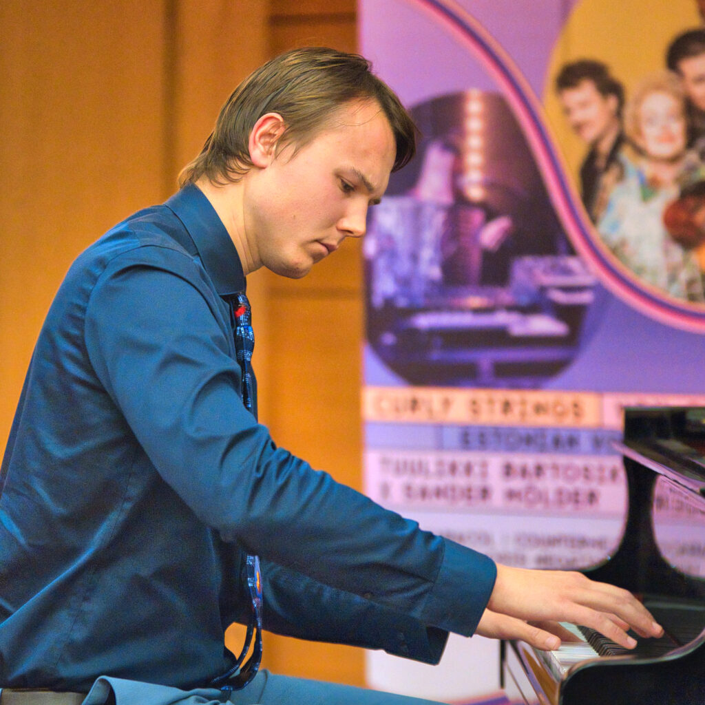 Erik Kreem esinemas.