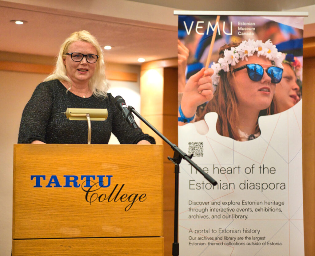 EV Suursaatkonna Ottawas poolt tervitas konsul Tiina Tarkus.