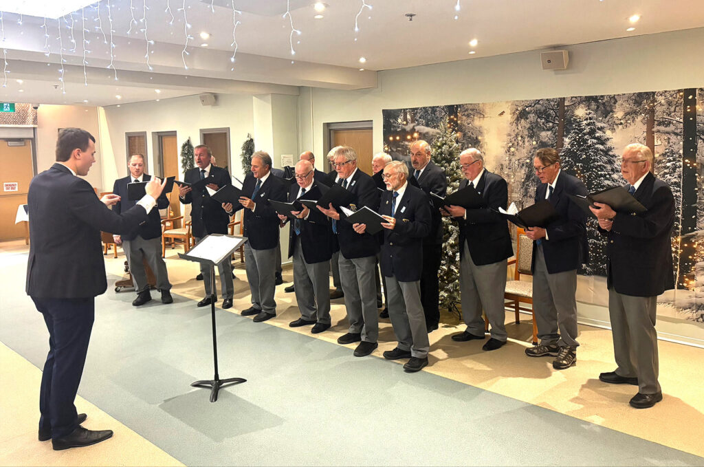 Toronto Eesti Meeskoor esinemas Ehatares, Erik Kreem dirigeerimas. Foto: Janne Laanemaa