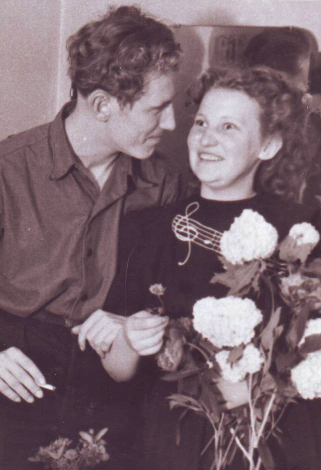 Aini ja Eduard Jalap oma pulmapäeval 1946 Geislingenis.