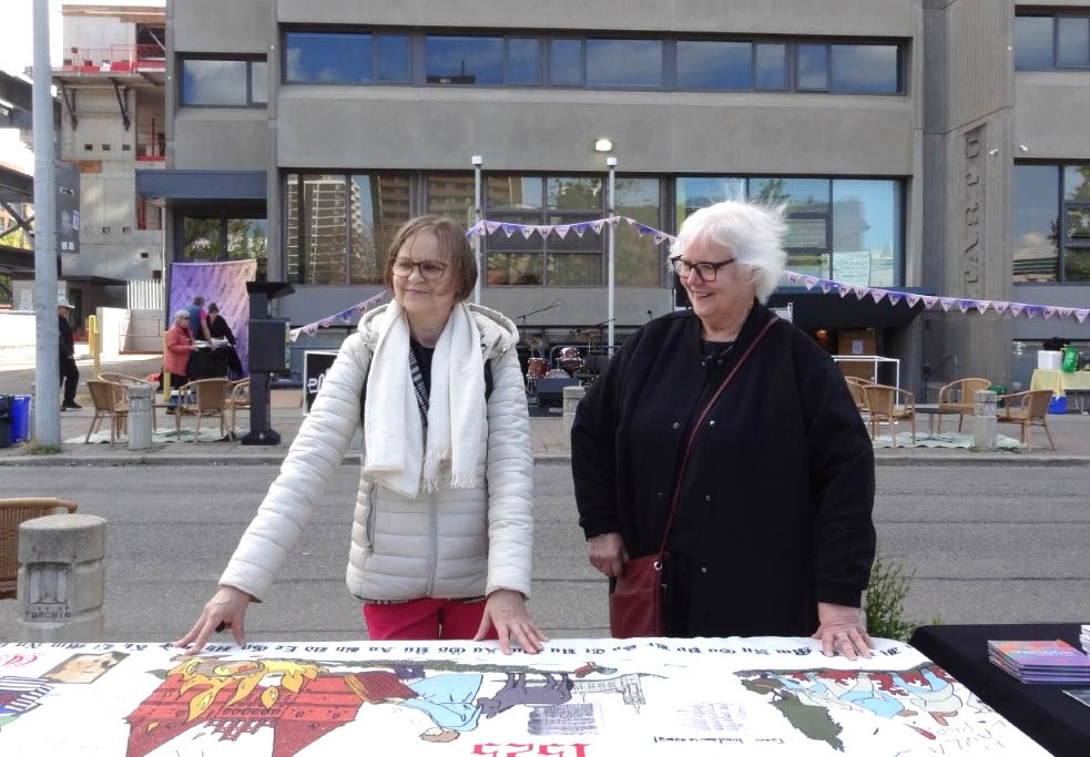 Esimene vaibatikkimine Torontos Estonian Music Week’i ajal kevadel. Piret Noorhani ja Liis Teedla.