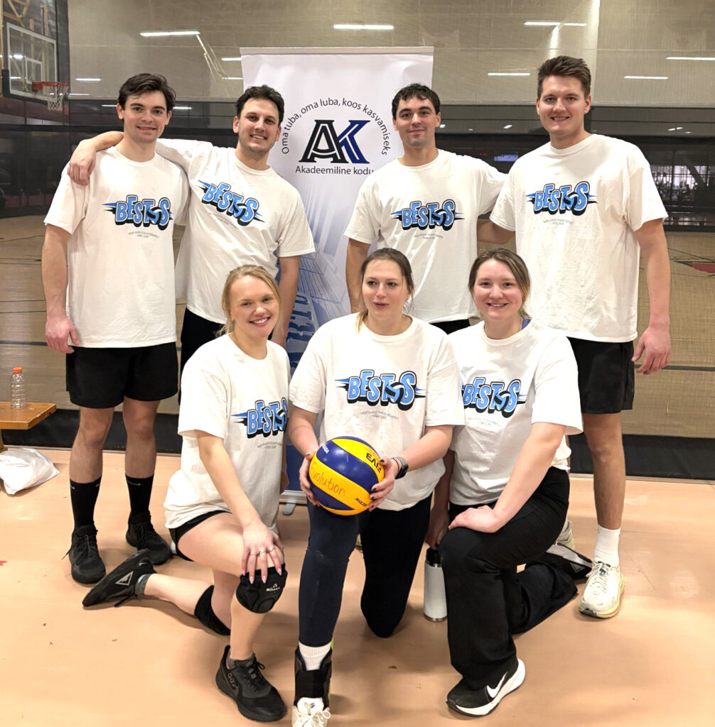 Võitja ,,Bestos“ tiim. ees vasakult: Kiira Käärid, Mari Pikkov, Kati Smith, seisavad vasakult: Isaak Paterson, Adam Clydesdale, Markus Paterson, Mati Smith. Foto: Hillar Sõrra