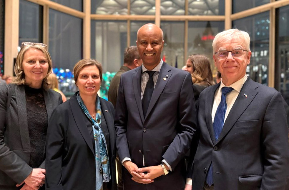 Leedu rahvuspüha tähistamisel Ottawa National Arts Centre’is. Vasakult: Islandi suursaadik Audbjorg Halldorsdottir, Rootsi suursaadik Signe Fenja Burgstaller, Chair Standing Committee on Foreign Affairs and International Development Ahmed Hussen, MP ja Eesti suursaadik Margus Rava. Foto: © Ülle Baum