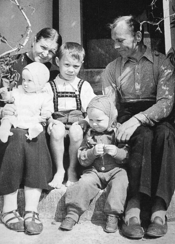 Ema Anna, Ihameel, Tõivelemb, Uldenago, Albert Kivikas Tallinnas.