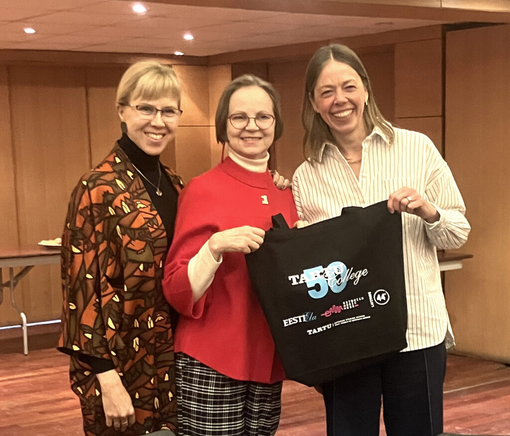 Esimese professionaalsete eesti naiste loengusarjas jaanuaris ja veebruaris esinesid Merit Luik (Eestist) ja Alissa Puhm North (Torontost). Keskel Piret Noorhani. Foto: Riina Kindlam