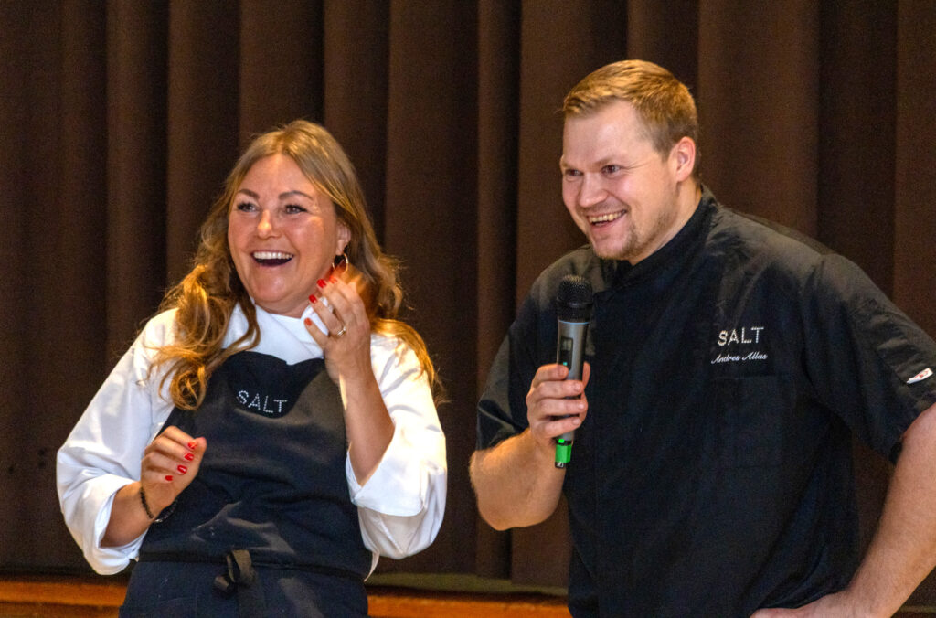 Restorani SALT perenaine Tiina Kõresoo ja õhtu peakokk samast restoranist Andres Allas. Foto: Toomas Kald