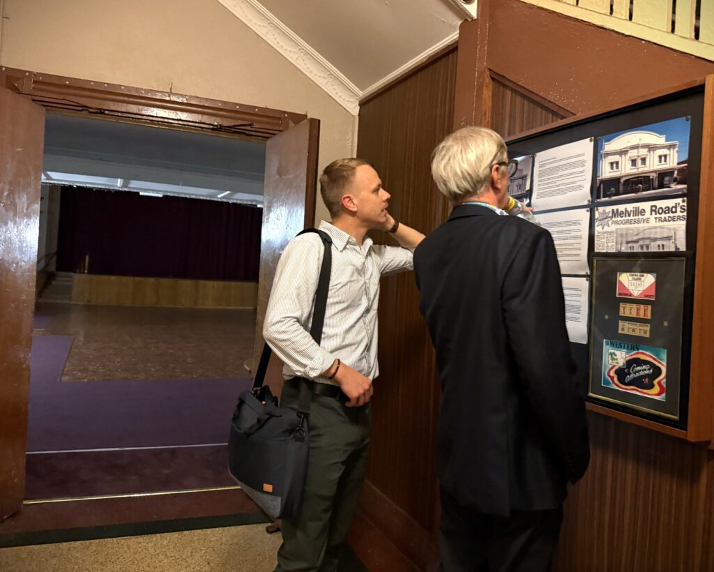 Estonian Society in Melbourne Committee member Rano Uesson explores the history of the Estonian House with Estonian actor Margus Tabor following his performance “Mamma lood”, 27 February 2026.