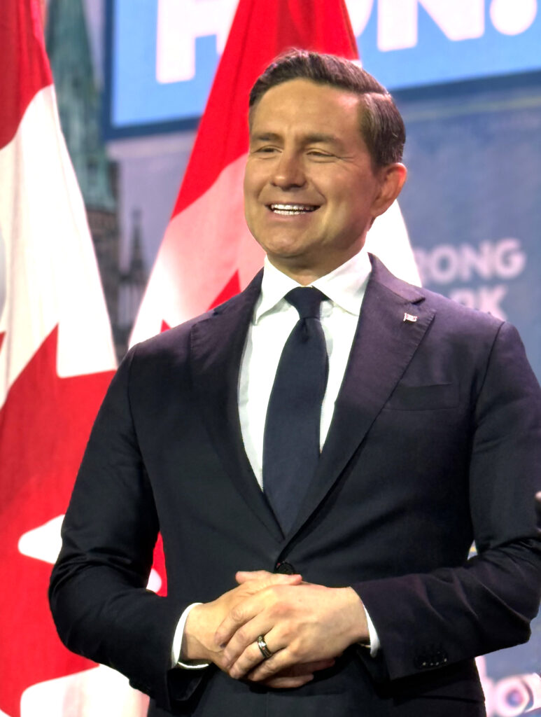 Canada Strong and Free Network (CSFN) iga-aastane konverents toimus 6.-9. maini Ottawa kesklinnas Westin hotellis. Sellel ühel Vahtralehemaa suurimal konservatiivide networking konverentsil esines 7. mai keskpäeval kõnega Hon. Pierre Poilievre, ametliku opositsiooni liider Kanada parlamendis. Foto: © Ülle Baum