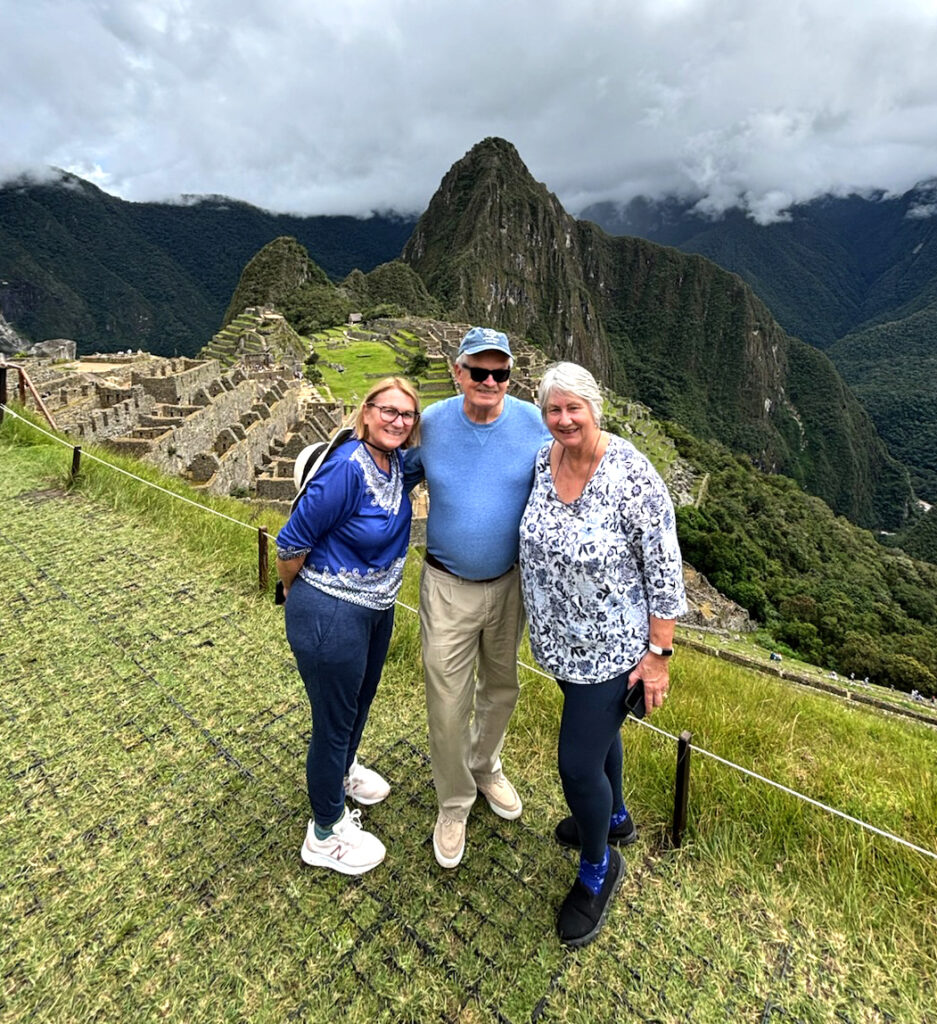 Koos Elle eluaegse sõbranna Lindaga märtsis 2025 Machu Picchu’s.