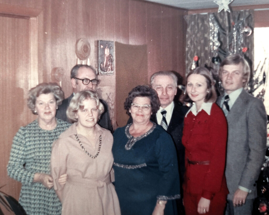 Jõulud talus koos vanemate ning Mardi õe Leenaga.