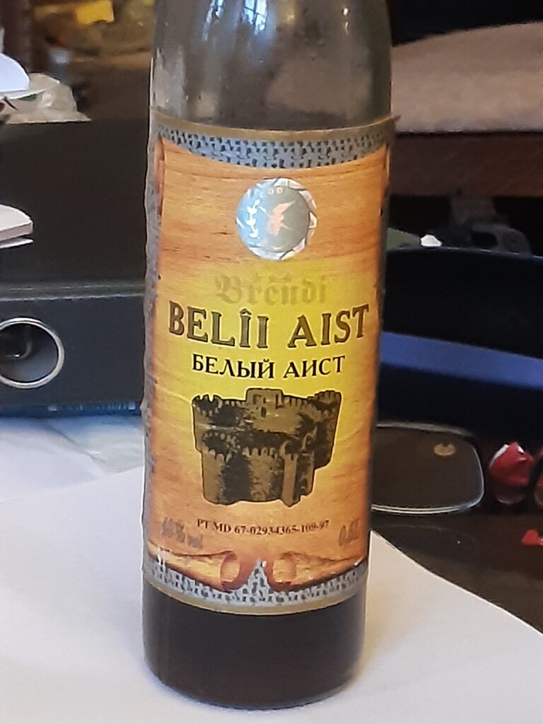 The bottle of brandy, Belõi Aist