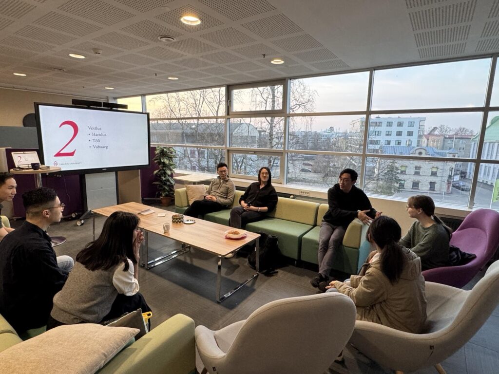 Emakeelepäev Language Cafe hosted by Hongkongi Maja (source: the Hongkongi Maja Instagram)