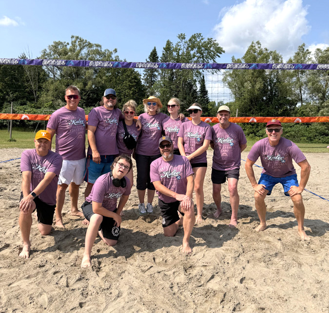 Instruktorid. Ees vas.: Märt Matsoo, Owen Cooke, Thomas Olvet, seisavad vas.: Drew Pahapill, Priit Nikker, Kristina Lillakas, Juulia Lindau, Sydney Keevallik, Cassie Keevallik, Taimo Ilves, Hillar Sõrra. Foto: K. Lillakas