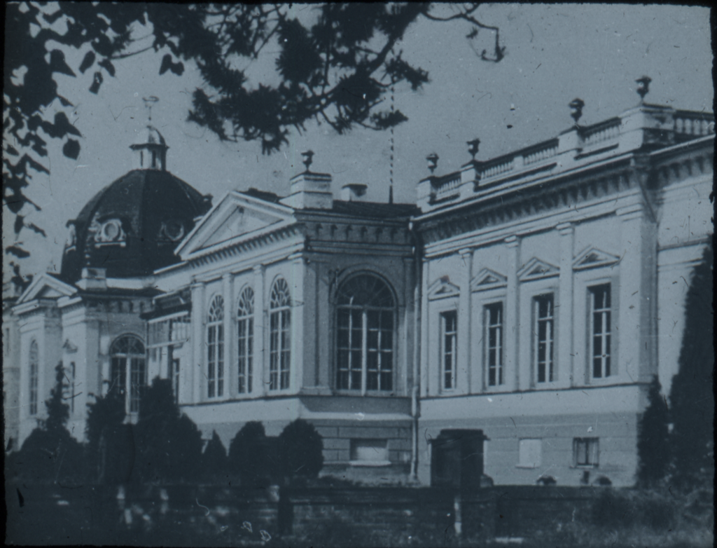 1 The Estonian National Museum when it was located at Raadi Manor