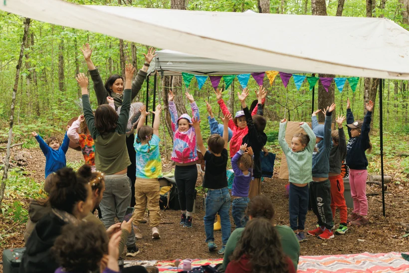 Sharing songs and stories with families at Kingston Forest and Nature School in 2026