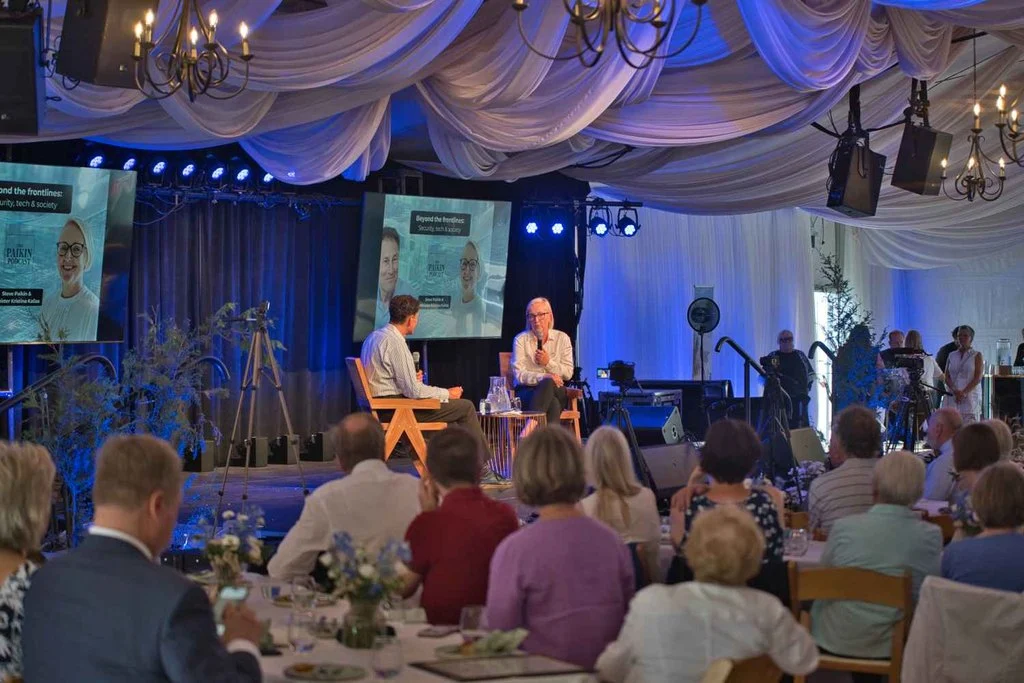 Steve Paikin and Kristina Kallas in conversation (photo: Peeter Põldre)