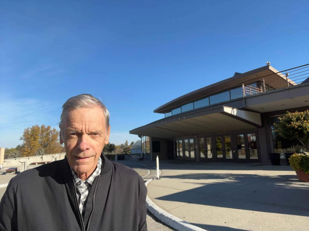 Jaan Pill at the Festival Theatre, Stratford. Jaan Pill moved to Stratford from Toronto with his family in 2018. In the early history of the Stratford Festival, the amphitheatre in which plays were performed—constructed in parkland next to the historic Stratford Normal School—was covered by a theatrical tent. In 1957, a permanent roof, designed by Toronto architect Robert Fairfield, was installed.